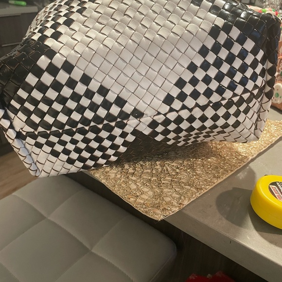 Gorgeous Furla Italian leather tote - Picture 7 of 11